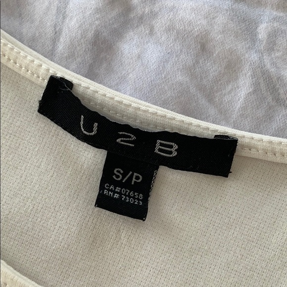 3 for $20 ⭐️ White peplum top - Picture 2 of 5